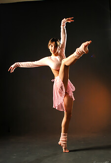 Leah - Versatile Professional Dancer 2 - Leah X