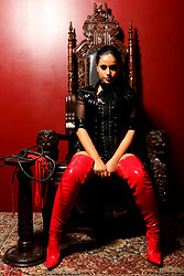 Throne - Photo #1