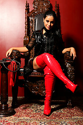 Throne - Photo #2