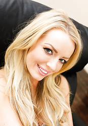 UK Tickling - Hannah Claydon - Photo #12