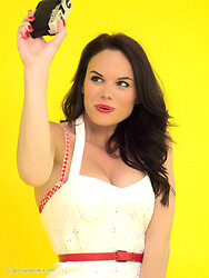 Pretty brunette tourist strips from her shorts and summer top. - Photo #5