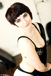 Portia UK Tickling [2013-07-12] - Photo #3