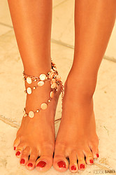 Victoria Tiffani Sexy Clean Feet - Photo #4