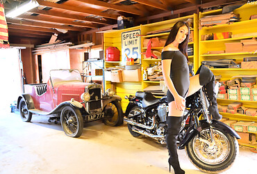Ashley II : Ready To Ride! - Photo #12