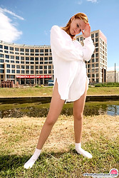 Daily stroll turning into mind-blowing pantyhose teasing of redhead chick - Photo #3