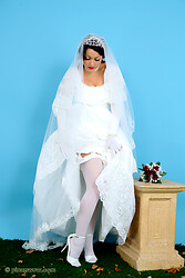 Bryoni-Kate - Bridal Babe - Photo #7