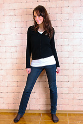 Milana - Brick Wall - Milana F - Photo #2
