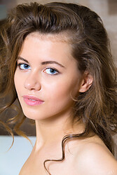 Presenting Peggy - Peggy - Photo #23