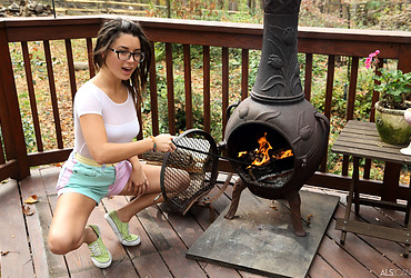 Chiminea - Daisy Haze - Photo #1