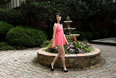 Fountain - Freya Von Doom,Ivy Aura - Photo #1