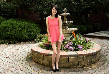 Fountain - Freya Von Doom,Ivy Aura - Photo #6