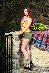 Red Hot - Lola,Charlie Red - Photo #1