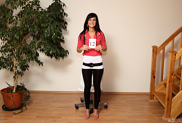 Model #12 - Vera Fey - Photo #1