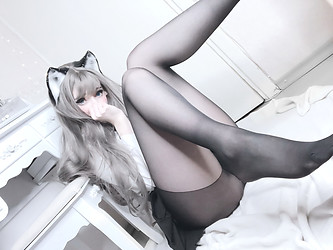 Sweet foxy teen in black pantyhose - Photo #1