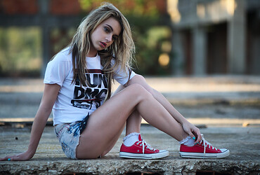 We started by shooting some fashiony style pictures for Chloe Breathtakerss model book. - Photo #3