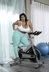 Sofia Rose BBW Fitness - Photo #2