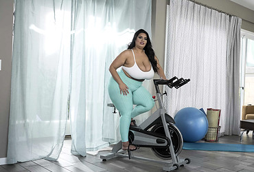 Sofia Rose BBW Fitness - Photo #3