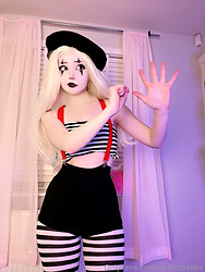 Rynkerbelle - Sexy French Mime - Photo #1