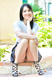 Carrie : Between Her Legs - Photo #9