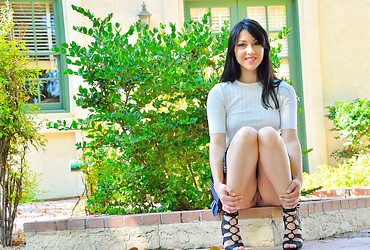 Carrie : Between Her Legs - Photo #15