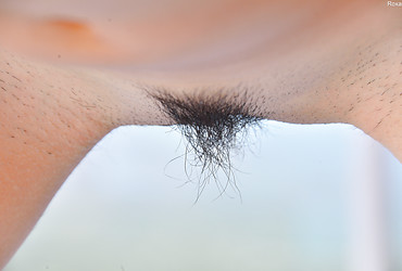Roxanna : A Nude Yoga Finish - Photo #9