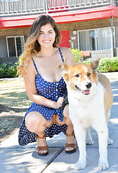 Gianna : Pretty Dog Walker - Photo #13