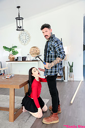 Dolly Paige, Mike Hardy - How To Properly Use Stepdads Tool - S2:E4 - Photo #10