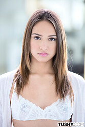 Sara Luvv - Photo #1