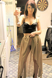 Girls showing off bare pussy under short skirts - Photo #7