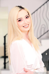 Lexi Lore teases her way through Penthouse's gold collection - Photo #1