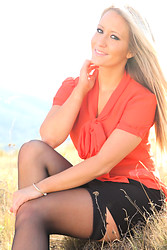 Candice flashes her panties then ditches her top right there in the middle of that open field - Photo #3