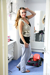 Behind the scenes - Amateur babes put those round asses on display, working what they've got - Photo #5