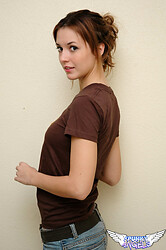 Amy Spunky spreads her legs while sitting on her bedroom floor - Photo #3