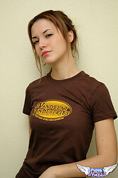 Amy Spunky spreads her legs while sitting on her bedroom floor - Photo #5