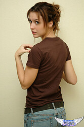 Amy Spunky spreads her legs while sitting on her bedroom floor - Photo #12
