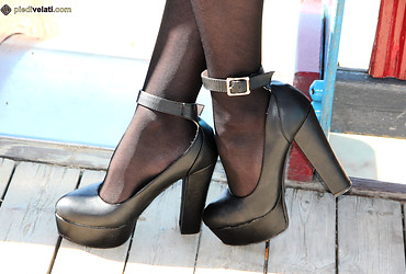 Chiara wiggles her toes in sheer nylons while stretching long Italian legs across silk sheets - Photo #7