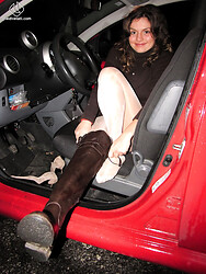 Lucy's gorgeous feet are about to make you lose your damn mind, baby - Photo #15