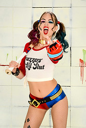 Riley Reid Harley Quinn Cosplay - Photo #7