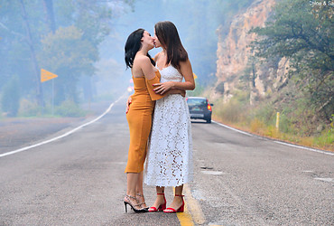 Saraya & Chloe : Public Coupling - Photo #4