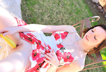 Victoria : Flexible Flower Girl - Photo #23
