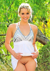 Jessica : In & Out of Me - Photo #11