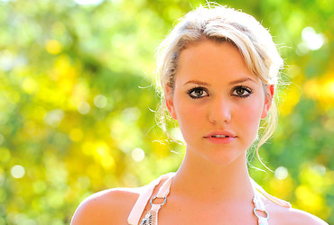 Jessica : In & Out of Me - Photo #15