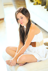 Noelani : Petite Heels - Photo #1