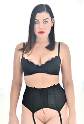Sovereign : Dark Seductress - Photo #1