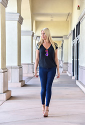 Lexi : Jeans - Photo #3