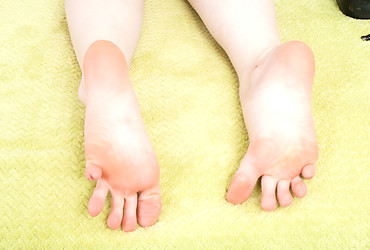 Bare naked from top to toes! - Photo #19