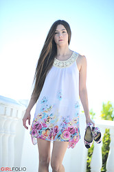 Take the most demure of our quintessentially English models like Leyla, and expose them to the warm Algarve sunshine. - Photo #8