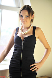 It takes a certain kind of model to know how to wear a bead necklace - Photo #3