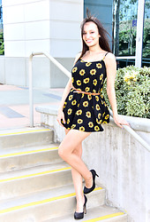 Lexi : Two Outdoor Looks - Photo #1