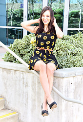 Lexi : Two Outdoor Looks - Photo #2